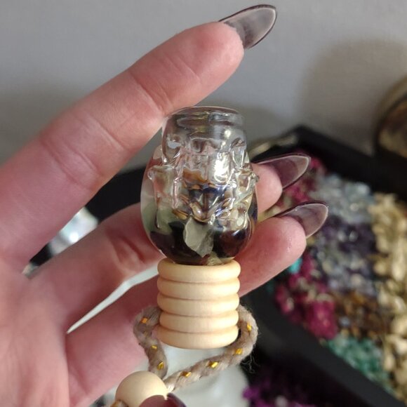 Skull Diffuser, 'Lord of Misrule' Scent, w/ Coffin & Black Aura Quartz - Picture 5 of 8